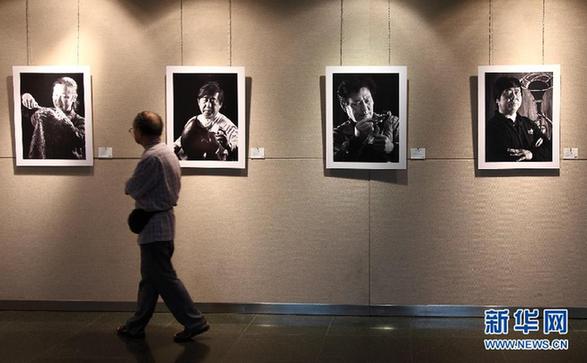 “重慶·重慶”攝影展亮相上海圖書(shū)館