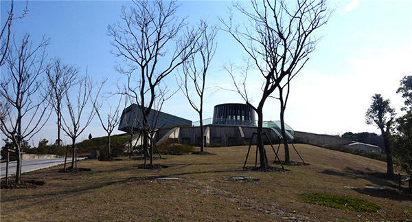 上海現獨特人工丘洞辦公室 無需空調冬暖夏涼