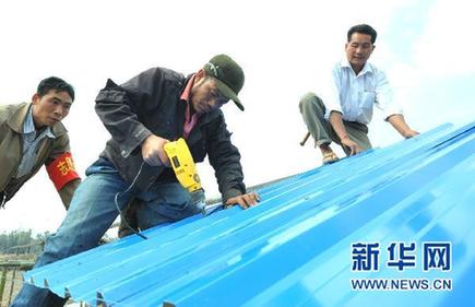 撫平創(chuàng)傷笑對(duì)未來 盈江震區(qū)受災(zāi)群眾積極開展生產(chǎn)自救