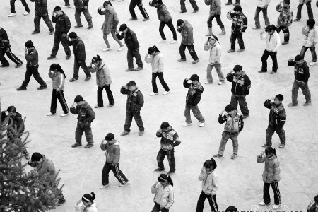 課間操跳杰克遜熱舞 孩子們爭先恐后去操場(chǎng)