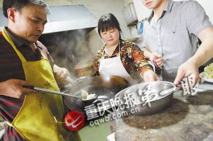 初中男生照顧拾荒老太13年 同學接力愛心馬拉松