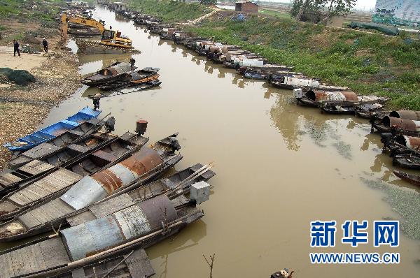 國家級濕地保護區龍感湖因旱被迫延長禁漁期(圖)