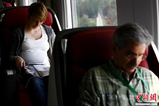 京滬高鐵今日正式運營 沿線城市欲借機提速經(jīng)濟