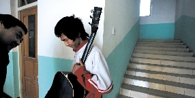 當家人：一個“爹”和108個流浪兒（組圖）