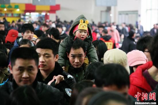 全國春運迎來首個小高峰 道路日客運量8000萬