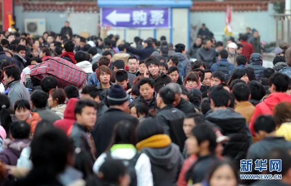 2012鐵路春運今日結(jié)束 共發(fā)送旅客超2.35億人次