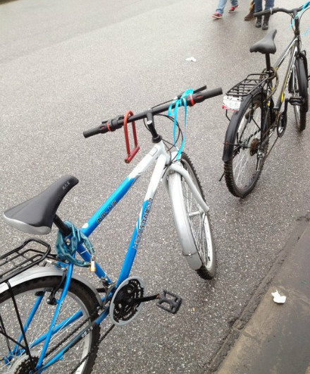 三七“校園女生節” 看高校男生怎樣獻殷勤(圖)