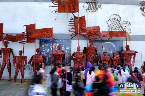 “鐵哥們”建成國內首個環保鋼雕機器人主題公園