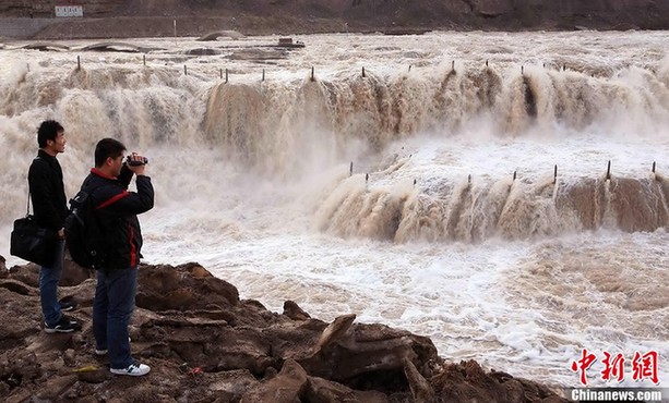 黃河壺口桃花汛洪峰安全度過 形成壯觀瀑布