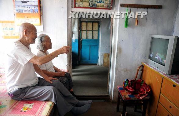 “橡樹(shù)婚”夫妻攜手第83個(gè)七夕節(jié)