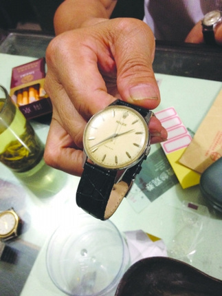 南京“表爺”家藏手表2000多塊 600多個(gè)品牌(圖)