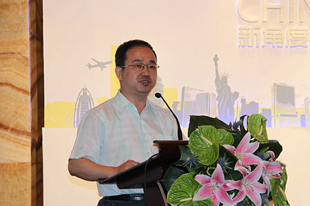 高速路免費(fèi)“首戰(zhàn)告捷” 專家建議“黃金周”應(yīng)增至一年三個(gè)