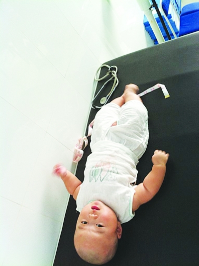 “怕打針寶寶”走紅家長拒廣告 網友提結娃娃親