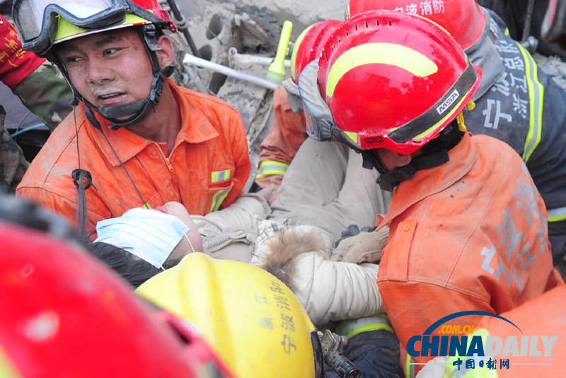 現場直擊：浙江寧波塌樓事故第二名被埋者獲救