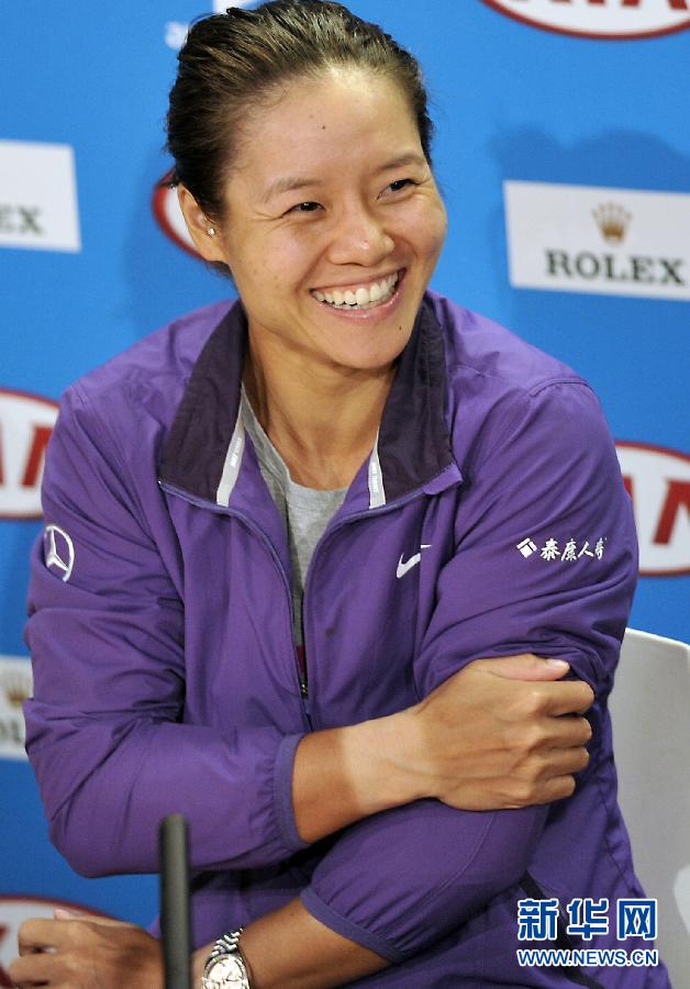 李娜2-0橫掃對手晉級澳網八強 心情大好笑對記者