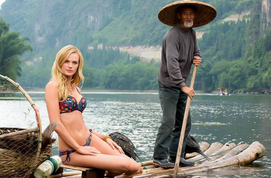 女模桂林拍泳裝寫真登美國雜志引爭議