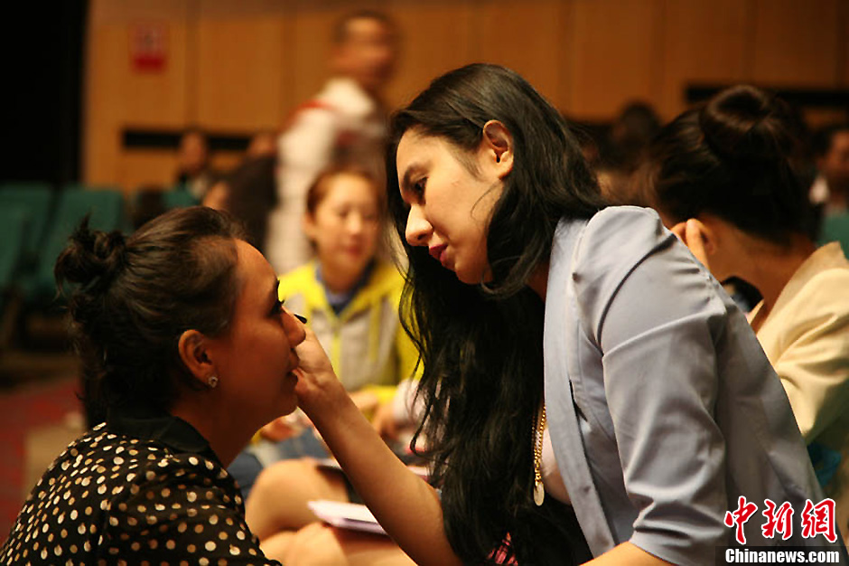 南航新疆招空姐競爭激烈 淘汰率超80%