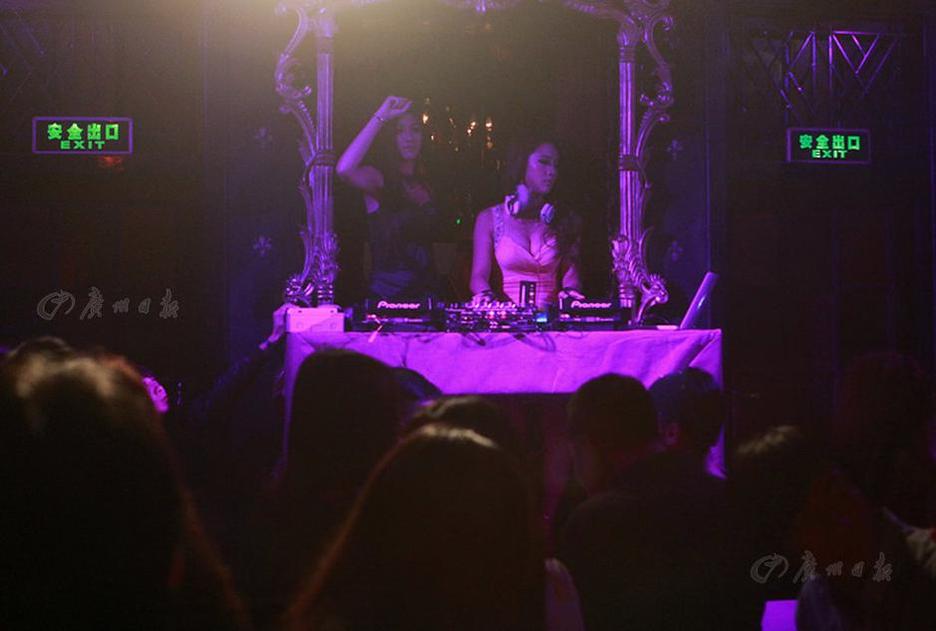 90后學生嫩模的放肆青春