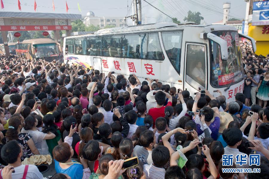 高考，我們來了！全國各地考生迎高考