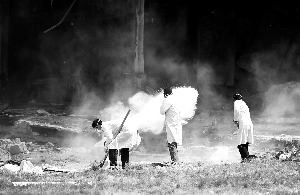 吉林火災仍有17人失聯(lián) 車間鎖門為防老上廁所