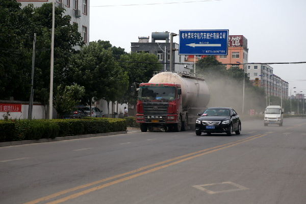 河南一被撞女子求司機別碾死她