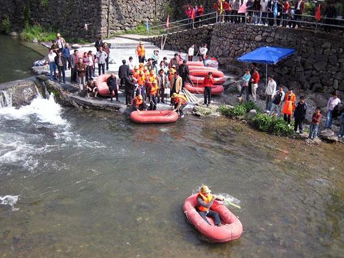 游客漂流中不幸墜河身亡 現場工作人員不會游泳