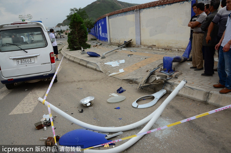 蘭州一客車發生側翻 致5死14傷