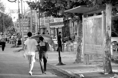 北京遭當街重摔女童已死亡 疑犯審訊中不配合