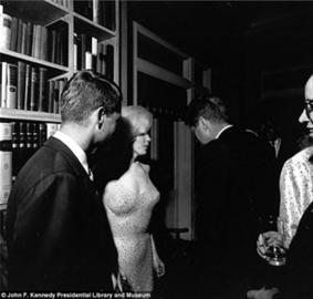 夢露曾致電肯尼迪夫人向其示威【圖】