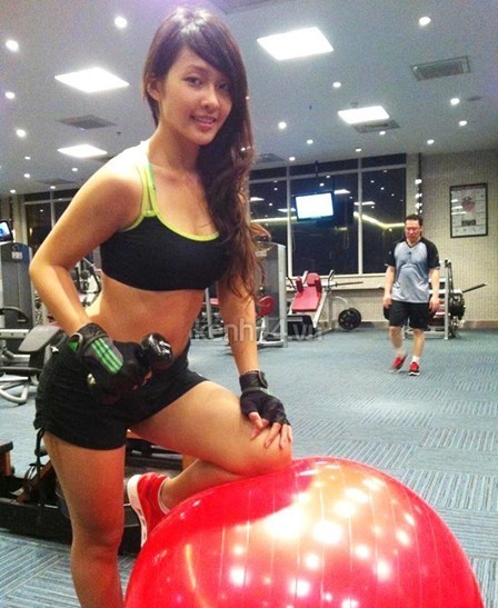 越南蘿莉拳手引關(guān)注 盤點(diǎn)那些性感的女拳手