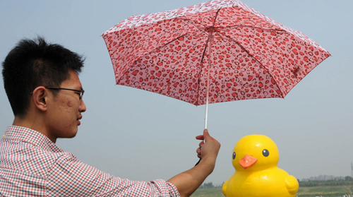 莫言獲諾獎(jiǎng)后書法作贗品泛濫 回應(yīng)：大多非我所作