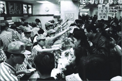 首個拿到南京戶口的麥當勞大叔搬走了