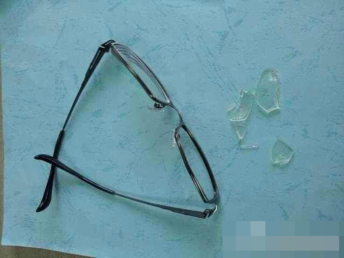 廣醫二院“抗非”英雄醫生被圍毆 因家屬欲運尸被拒