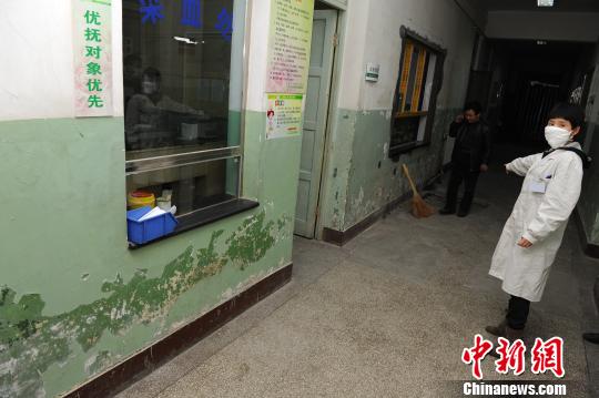 西安結核病醫院醫生勸阻男子插隊被砍傷