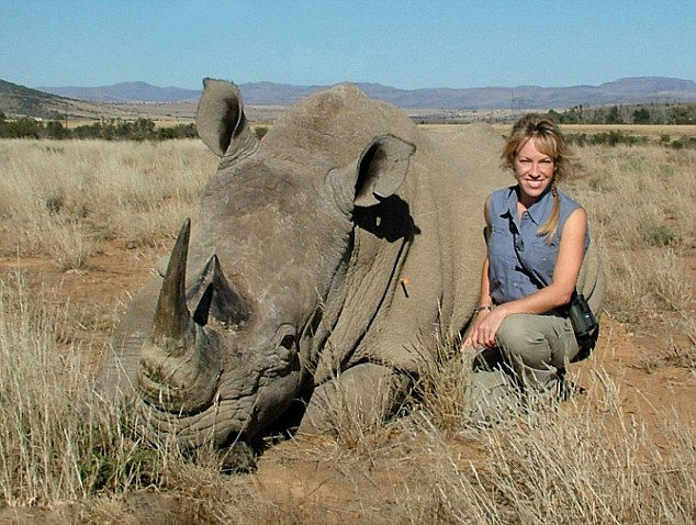 美女獵人射殺超70種動(dòng)物 堅(jiān)稱獵殺為保護(hù)