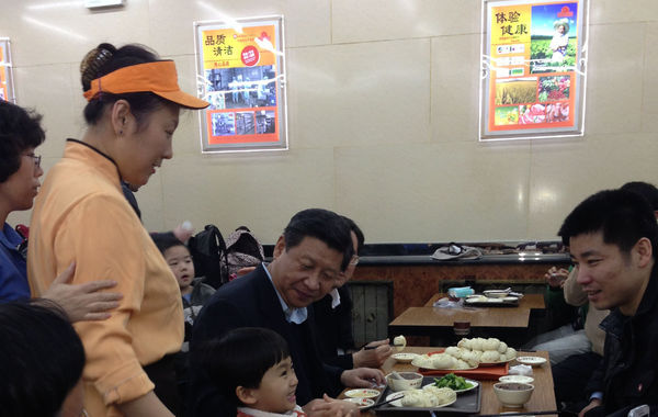 探訪慶豐包子鋪：顧客排到400多號 7旬老翁改口味(圖)