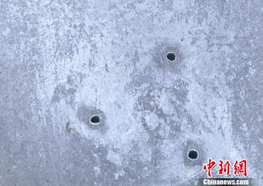 南京“梅花樁”連夜被拆 違停車輛“死灰復(fù)燃”