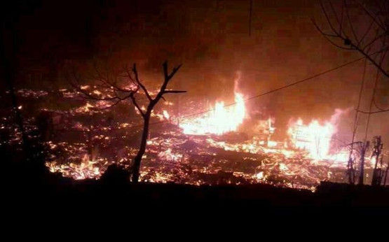 貴州鎮遠300年古寨大火 1000余間房屋燒毀(圖)