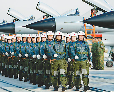 攻堅 跨越 躍升（紅船觀瀾）——論十六大以來國防和軍隊建設的新發展