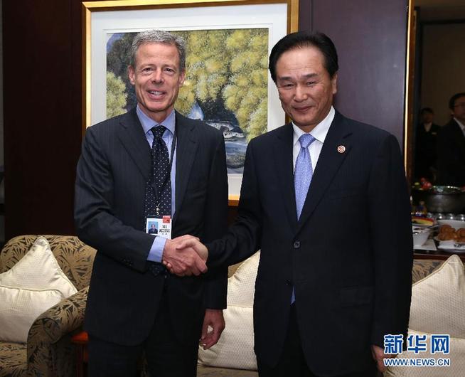 蔡名照會見美國時代華納集團董事長