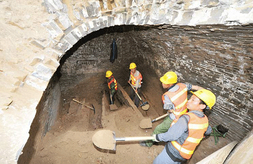 太原并州路古墓挖掘工作接近尾聲