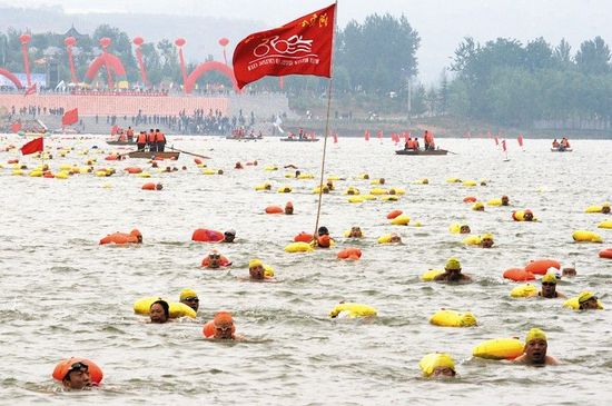 河津市舉辦“2011中國三門峽橫渡母親河”活動