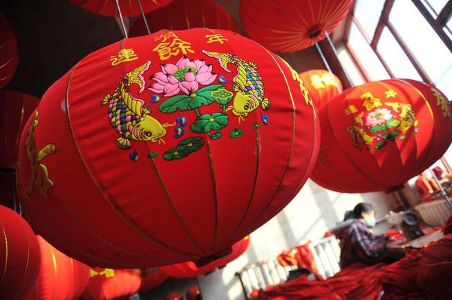 迎蛇年 燈籠俏