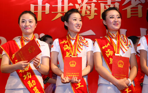 海航獎(jiǎng)勵(lì)新疆反劫機(jī)機(jī)組成員每人一套房產(chǎn)一輛奧迪