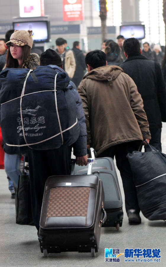 天津火車站迎來春運前返鄉客流高峰