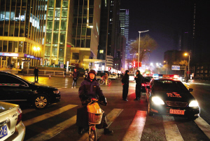 “全能賊”不走空 上能仿造“炸彈”下能偷雞蛋