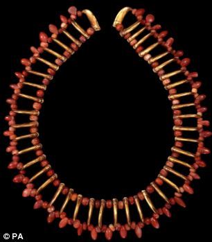 英國展出南美神秘黃金城文物:葬禮儀式黃金面具