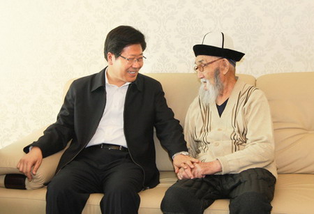 張春賢：“把各民族優秀傳統文化保護傳承好”