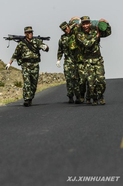 邊防武警體驗(yàn)“獵人”訓(xùn)練