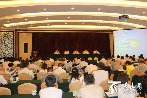 自治區召開紡織服裝產業招商引資創業培訓現場會